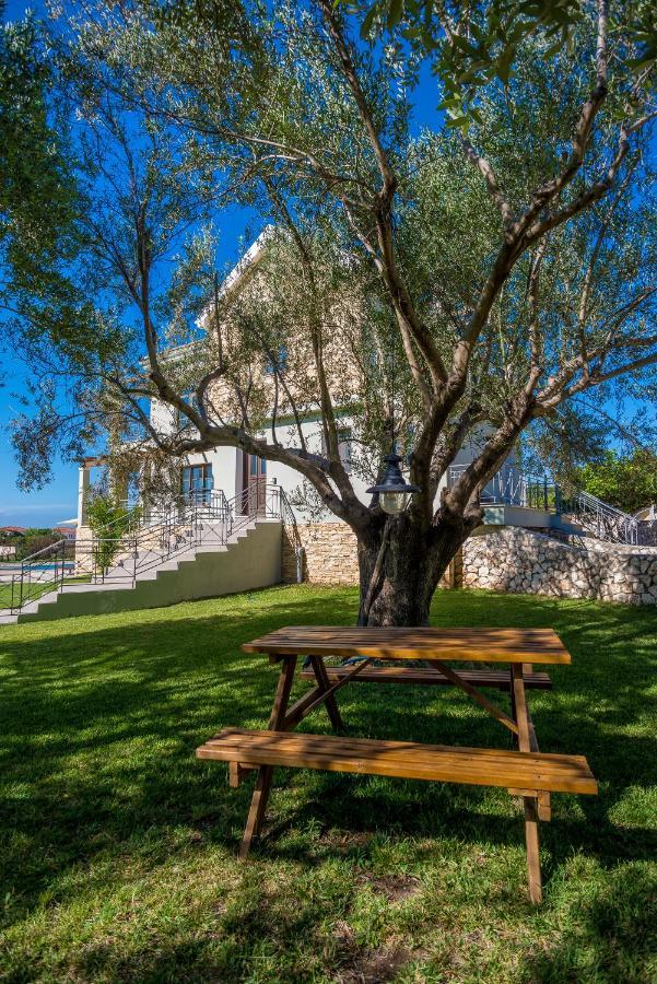 Filon Ktima Beachfront Upscale Villa Karavádhos エクステリア 写真