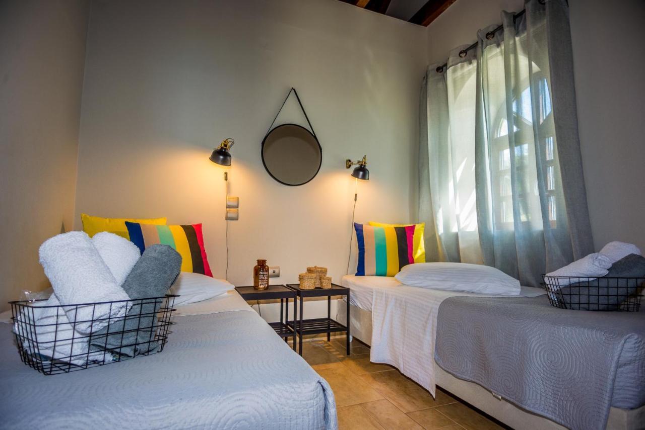 Filon Ktima Beachfront Upscale Villa Karavádhos エクステリア 写真
