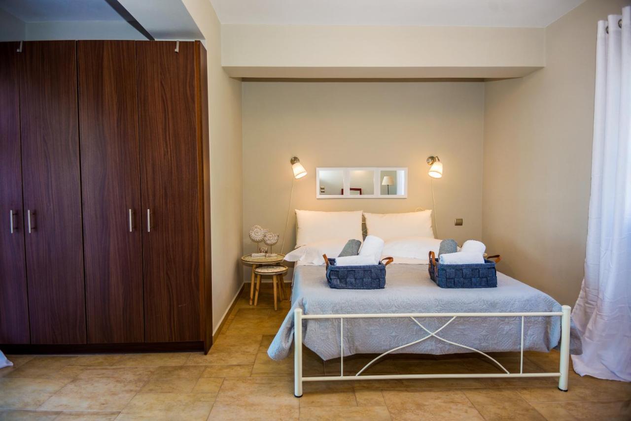 Filon Ktima Beachfront Upscale Villa Karavádhos エクステリア 写真