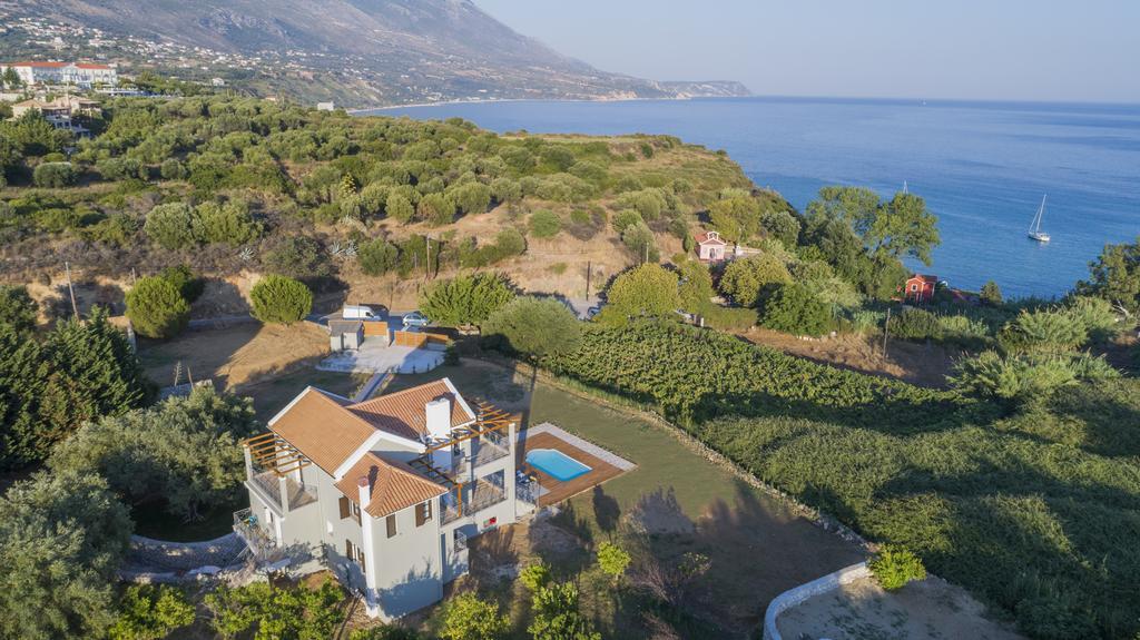 Filon Ktima Beachfront Upscale Villa Karavádhos エクステリア 写真