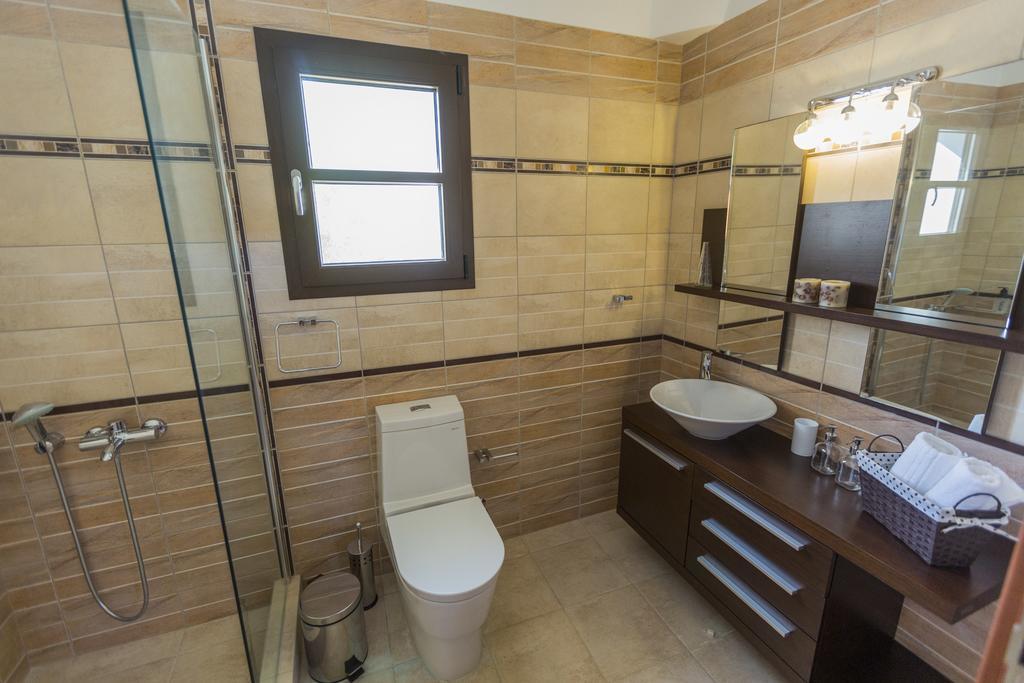 Filon Ktima Beachfront Upscale Villa Karavádhos エクステリア 写真